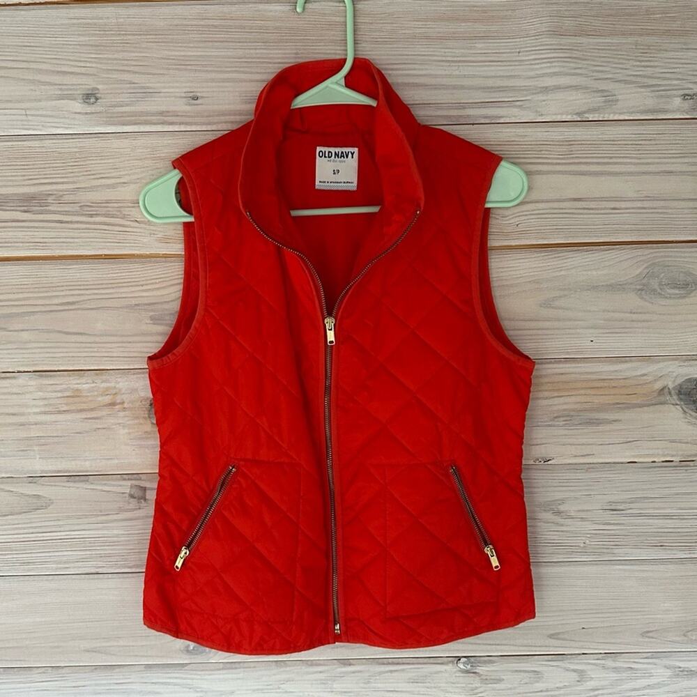 NWOT Old Navy Women's Red Quilted Vest
